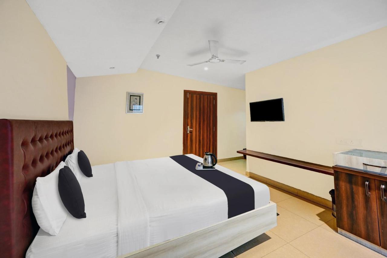 Townhouse Oak Pentagon Residency Hotel Bhubaneswar Eksteriør billede