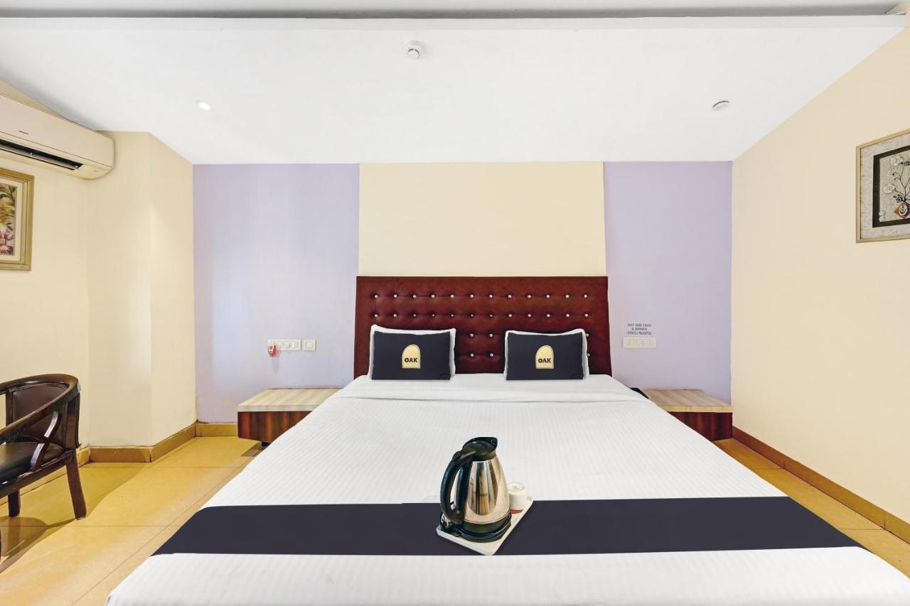 Townhouse Oak Pentagon Residency Hotel Bhubaneswar Eksteriør billede