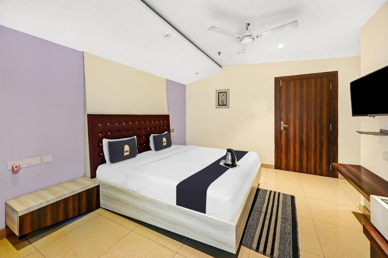 Townhouse Oak Pentagon Residency Hotel Bhubaneswar Eksteriør billede